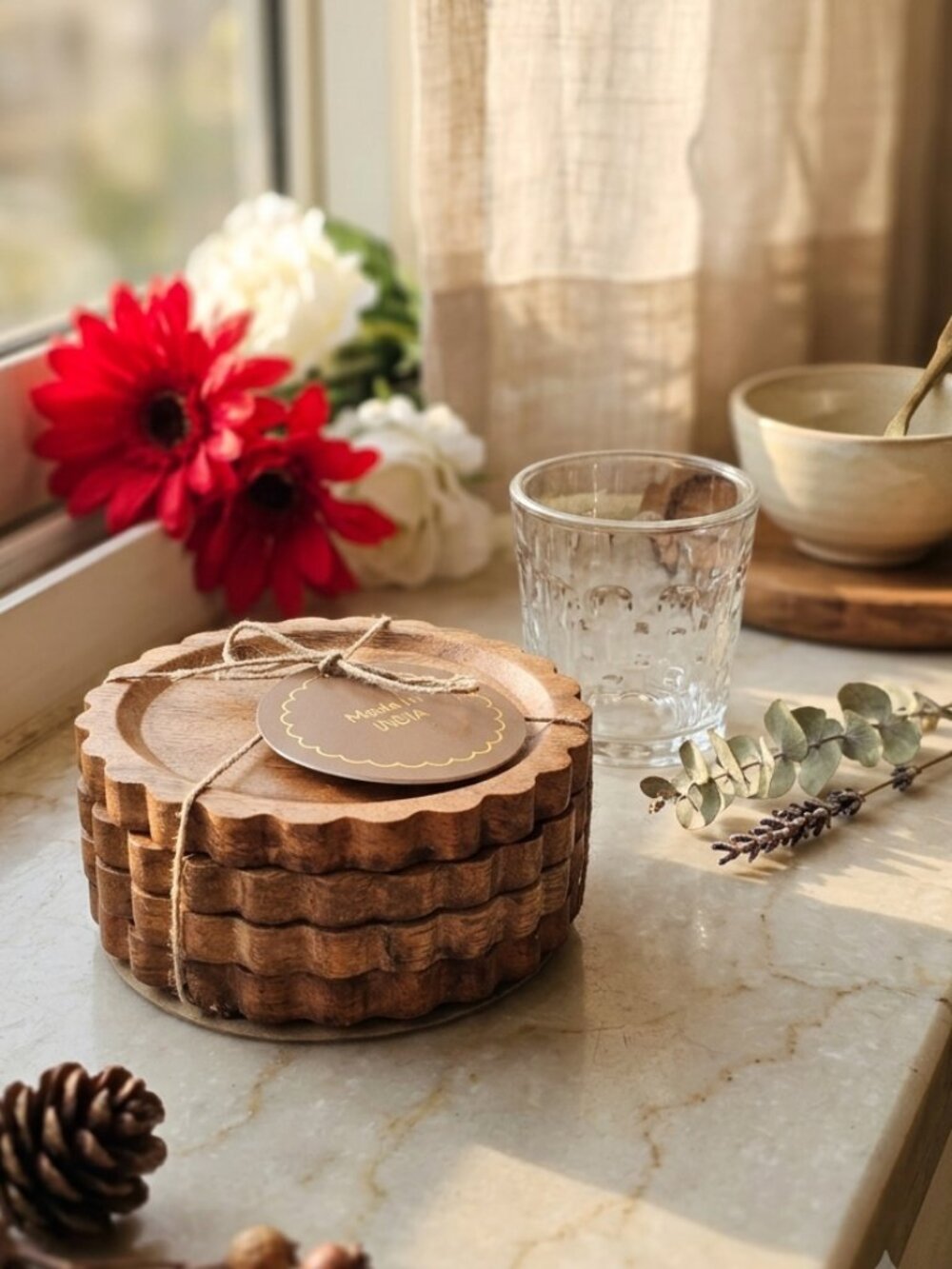 NWT Intricate Scalloped Wood Coaster Set (4pc) - Handcrafted Made in India